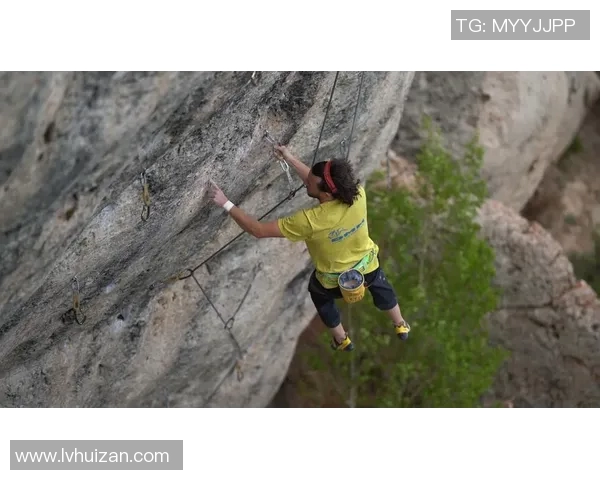 成都攀岩队战术之争引发热议攀岩爱好者的不同声音与观点分析