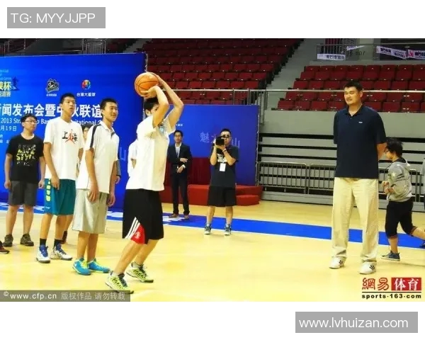 黄丽独家分享篮球心得与技巧助你提升球技的秘密大公开 黄丽独家分享篮球心得与技巧助你提升球技的秘密大公开